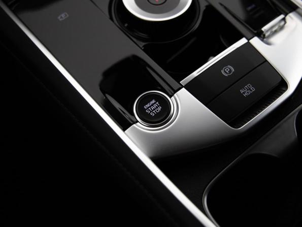 Kia Sportage V с пробегом 2023 года, цена 3 999 000 рублей, 15634 км, внедорожник, Автокод Объявления