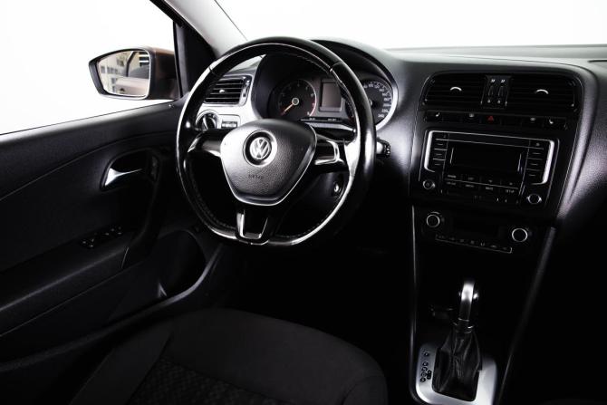 Volkswagen Polo V Рестайлинг с пробегом 2017 года, цена 1 099 000 рублей, 152000 км, седан, Автокод Объявления