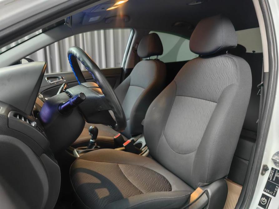Hyundai Solaris I Москва  - изображение 9