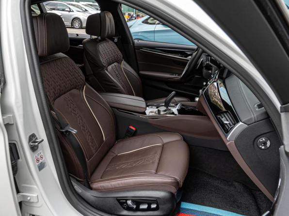 BMW 5 серии VII (G30/G31/G38) Рестайлинг с пробегом 2022 года, цена 5 980 000 рублей, 25801 км, седан, Автокод Объявления