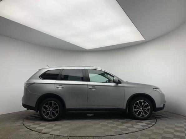 Mitsubishi Outlander III Рестайлинг с пробегом 2014 года, цена 1 459 000 рублей, 203679 км, внедорожник, Автокод Объявления