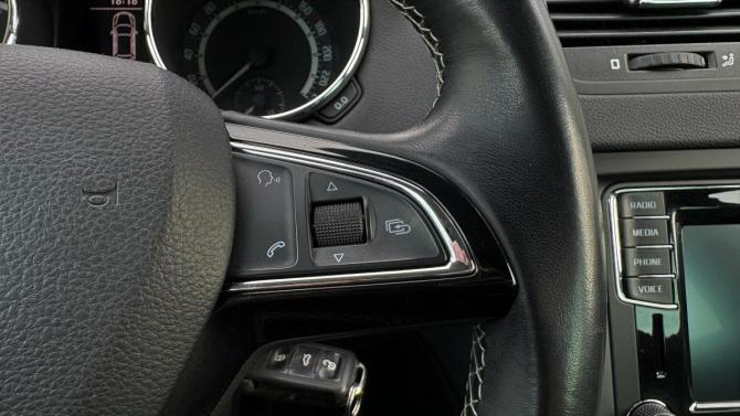 Skoda Yeti I Рестайлинг с пробегом 2017 года, цена 1 395 000 рублей, 1724602 км, внедорожник, Автокод Объявления