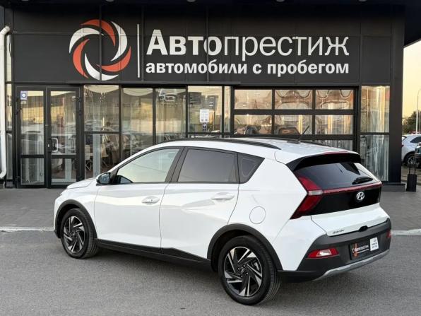 Hyundai Bayon I с пробегом 2023 года, цена 1 980 000 рублей, 57757 км, внедорожник, Автокод Объявления