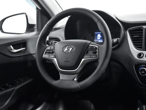 Hyundai Solaris II с пробегом 2018 года, цена 1 100 000 рублей, 128313 км, седан, Автокод Объявления