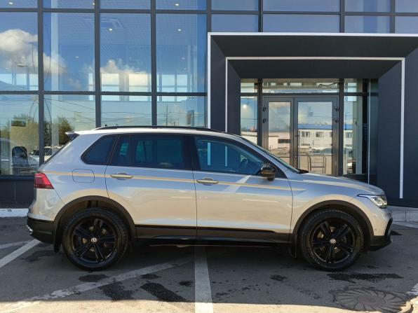 Volkswagen Tiguan II Рестайлинг с пробегом 2021 года, цена 3 049 000 рублей, 79002 км, внедорожник, Автокод Объявления
