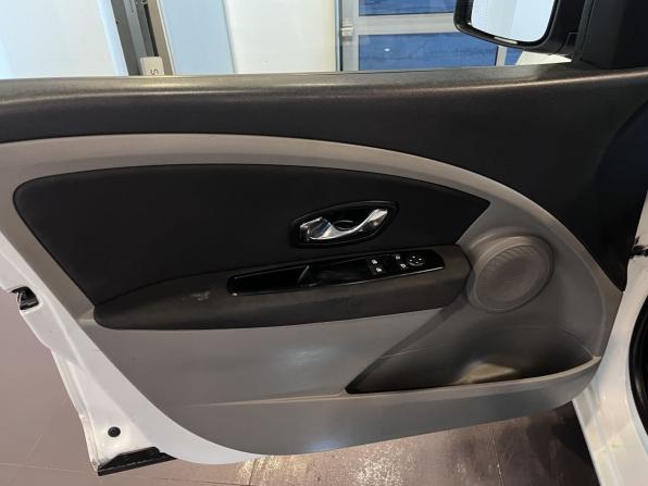 Renault Fluence I с пробегом 2012 года, цена 420 000 рублей, 268828 км, седан, Автокод Объявления