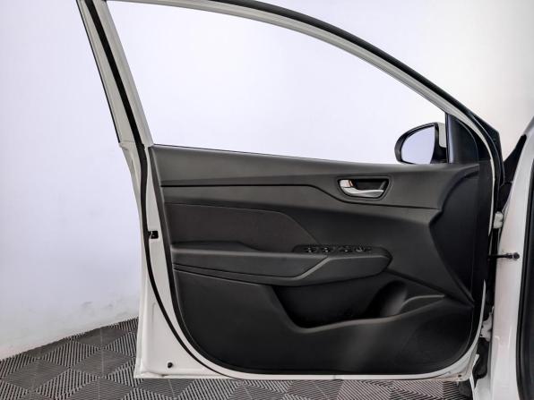 Hyundai Solaris II Рестайлинг с пробегом 2022 года, цена 1 570 000 рублей, 56952 км, седан, Автокод Объявления