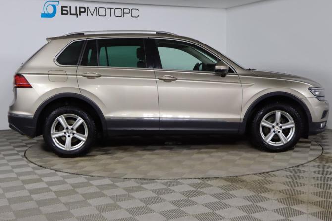 Volkswagen Tiguan II с пробегом 2017 года, цена 2 469 990 рублей, 115337 км, внедорожник, Автокод Объявления