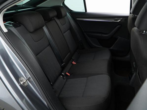 Skoda Octavia III (A7) Рестайлинг с пробегом 2019 года, цена 2 475 000 рублей, 84447 км, лифтбек, Автокод Объявления