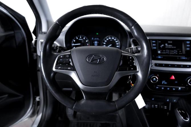 Hyundai Solaris II с пробегом 2018 года, цена 1 290 000 рублей, 162307 км, седан, Автокод Объявления