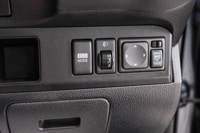 Nissan Note I Рестайлинг с пробегом 2012 года, цена 729 000 рублей, 217828 км, хэтчбек, Автокод Объявления