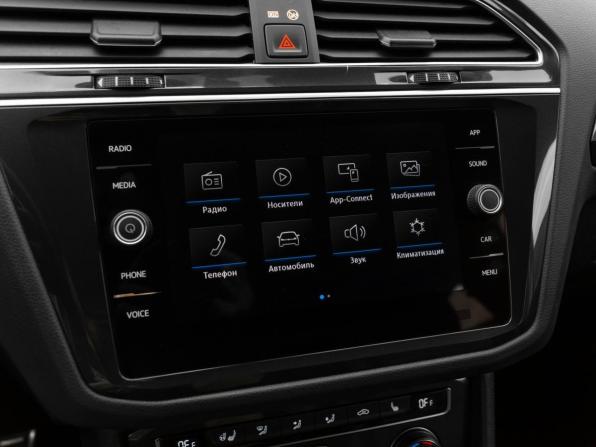 Volkswagen Tiguan II с пробегом 2018 года, цена 2 440 000 рублей, 102223 км, внедорожник, Автокод Объявления