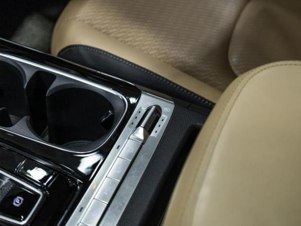 Kia Carnival IV с пробегом 2020 года, цена 3 799 700 рублей, 138000 км, минивэн, Автокод Объявления