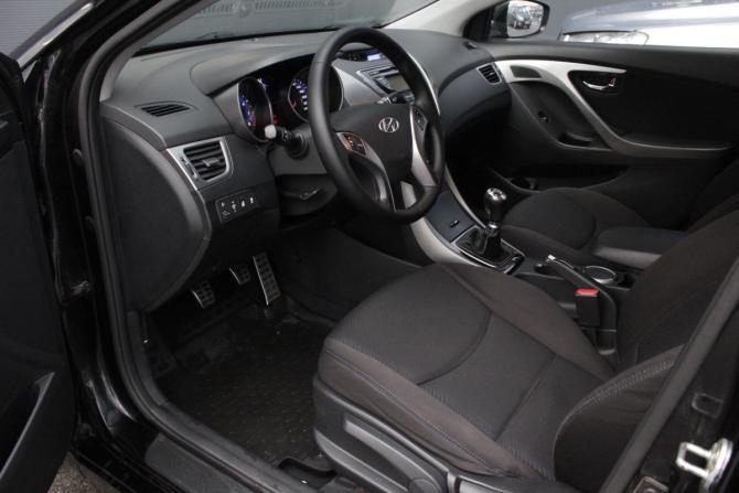 Hyundai Elantra V (MD) Рестайлинг с пробегом 2013 года, цена 1 230 000 рублей, 173641 км, седан, Автокод Объявления