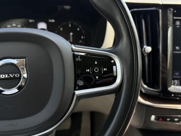 Volvo XC60 II с пробегом 2018 года, цена 3 500 000 рублей, 84742 км, внедорожник, Автокод Объявления