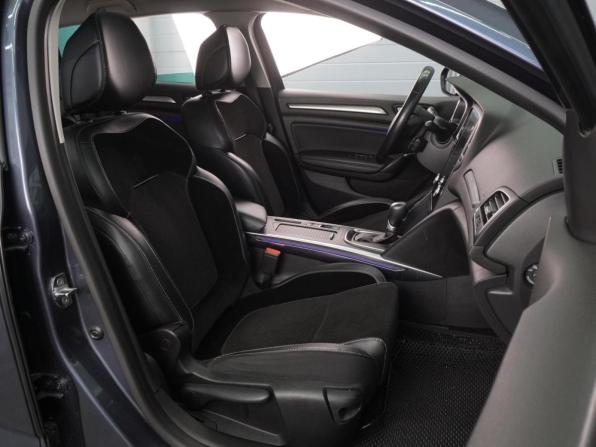 Renault Megane IV с пробегом 2016 года, цена 1 274 000 рублей, 212614 км, универсал, Автокод Объявления