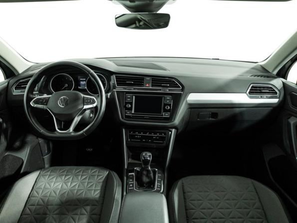 Volkswagen Tiguan II Рестайлинг с пробегом 2022 года, цена 2 499 700 рублей, 45590 км, внедорожник, Автокод Объявления