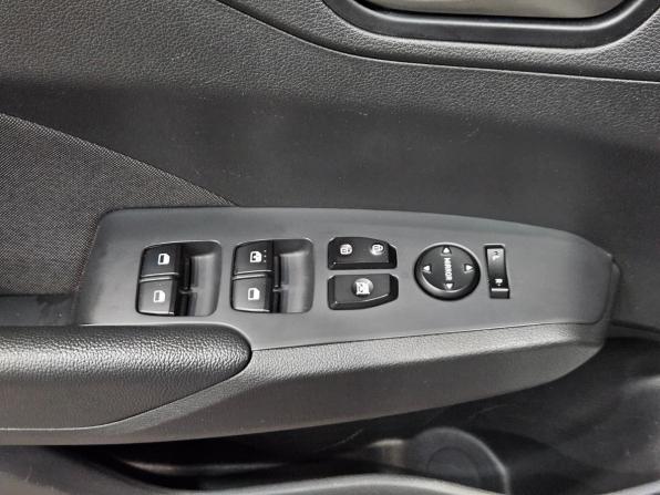 Hyundai Solaris II с пробегом 2017 года, цена 1 049 000 рублей, 147481 км, седан, Автокод Объявления