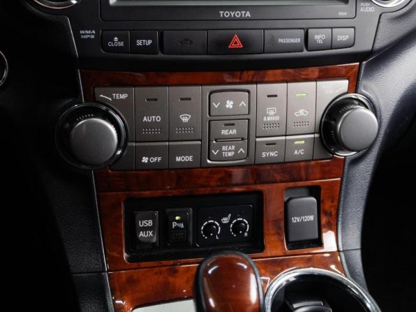 Toyota Highlander II (XU40) Рестайлинг с пробегом 2013 года, цена 2 250 000 рублей, 251008 км, внедорожник, Автокод Объявления