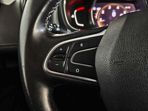 Renault Scenic IV с пробегом 2019 года, цена 1 660 000 рублей, 130703 км, компактвэн, Автокод Объявления