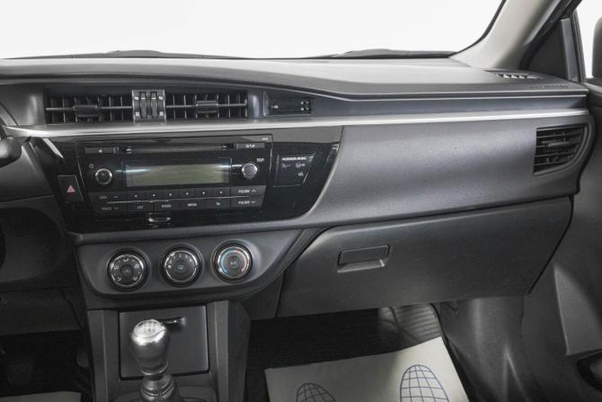 Toyota Corolla XI (E160 E170 E180) с пробегом 2013 года, цена 1 699 000 рублей, 118773 км, седан, Автокод Объявления