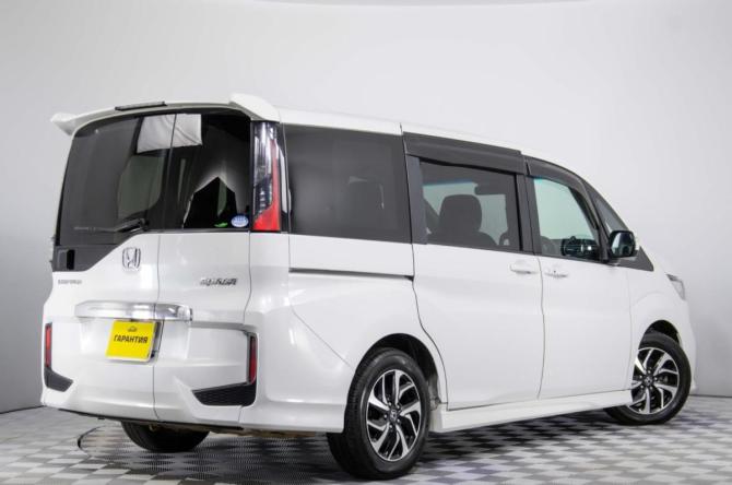 Honda Stepwgn V с пробегом 2017 года, цена 2 149 000 рублей, 146000 км, минивэн, Автокод Объявления
