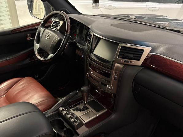 Lexus LX III Рестайлинг 2 с пробегом 2015 года, цена 5 900 000 рублей, 173248 км, внедорожник, Автокод Объявления