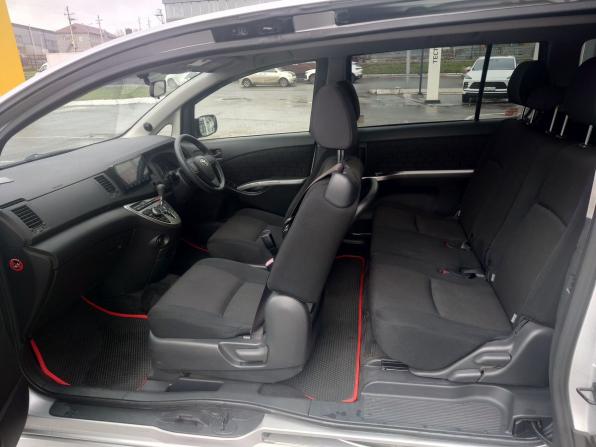Toyota ISis I Рестайлинг с пробегом 2012 года, цена 1 350 000 рублей, 92650 км, компактвэн, Автокод Объявления