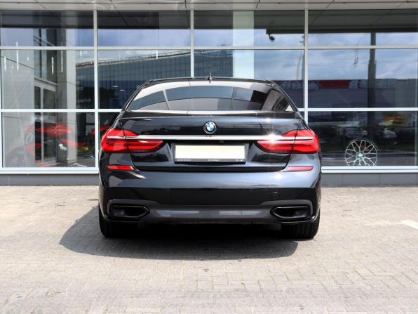 BMW 7 серии VI (G11/G12) с пробегом 2018 года, цена 4 190 000 рублей, 135558 км, седан, Автокод Объявления