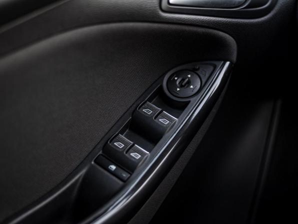 Ford Focus III Рестайлинг с пробегом 2018 года, цена 1 210 000 рублей, 111975 км, хэтчбек, Автокод Объявления