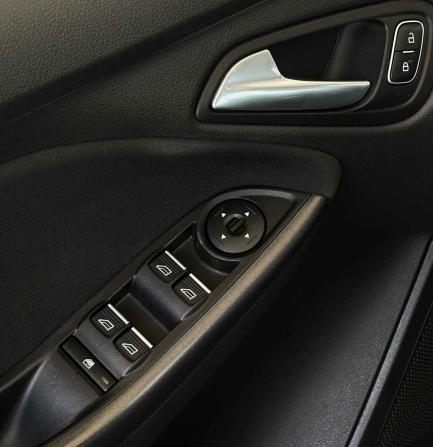 Ford Focus III Рестайлинг с пробегом 2017 года, цена 950 000 рублей, 116206 км, хэтчбек, Автокод Объявления