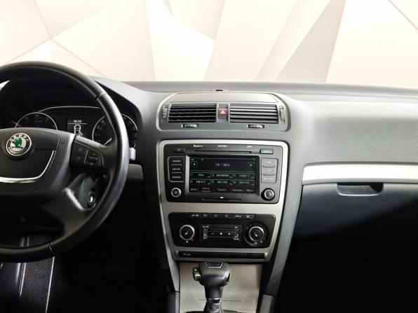 Skoda Octavia II (A5) Рестайлинг с пробегом 2011 года, цена 955 000 рублей, 100526 км, лифтбек, Автокод Объявления
