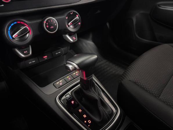 Kia Rio IV Рестайлинг с пробегом 2021 года, цена 1 590 000 рублей, 101928 км, хэтчбек, Автокод Объявления
