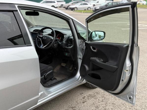 Honda Fit II с пробегом 2011 года, цена 850 000 рублей, 130736 км, хэтчбек, Автокод Объявления