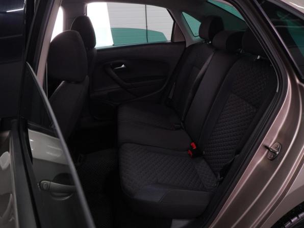 Volkswagen Polo V Рестайлинг с пробегом 2019 года, цена 1 279 000 рублей, 127626 км, седан, Автокод Объявления