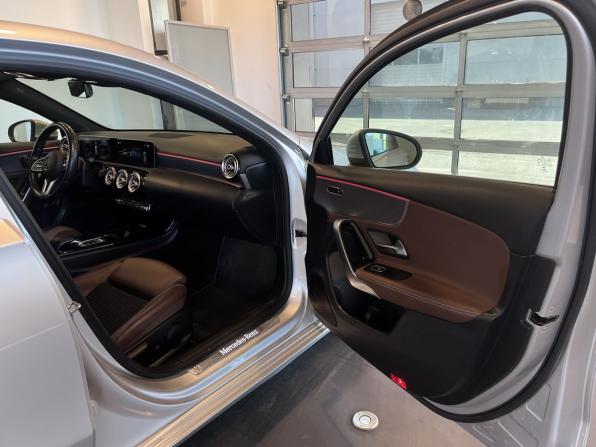 Mercedes-Benz A-Класс IV (W177) с пробегом 2019 года, цена 2 390 000 рублей, 106022 км, седан, Автокод Объявления