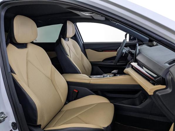 Changan UNI-V I с пробегом 2023 года, цена 2 370 000 рублей, 35494 км, лифтбек, Автокод Объявления
