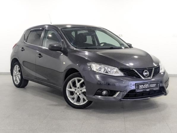 Nissan Tiida II с пробегом 2015 года, цена 1 300 000 рублей, 70213 км, хэтчбек, Автокод Объявления