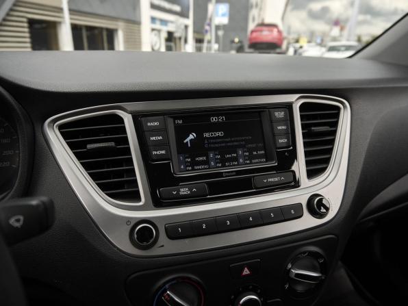 Hyundai Solaris II Рестайлинг с пробегом 2021 года, цена 1 574 000 рублей, 57931 км, седан, Автокод Объявления