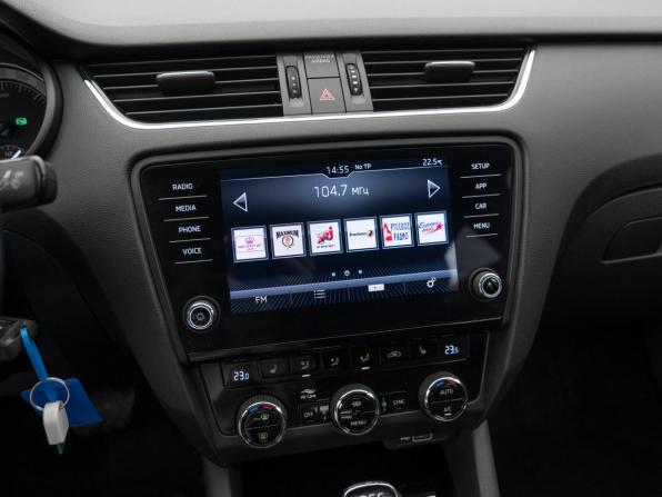 Skoda Octavia III (A7) Рестайлинг с пробегом 2018 года, цена 1 920 000 рублей, 111654 км, лифтбек, Автокод Объявления