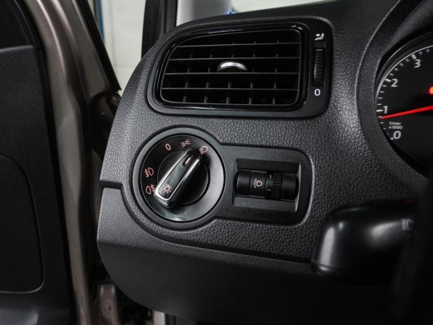 Volkswagen Polo V Рестайлинг Воронеж  - изображение 12