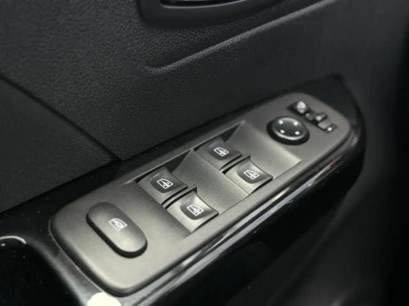 Renault Kaptur I с пробегом 2019 года, цена 1 345 000 рублей, 80889 км, внедорожник, Автокод Объявления