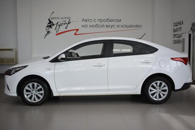 Hyundai Solaris II Рестайлинг с пробегом 2021 года, цена 1 698 000 рублей, 50000 км, седан, Автокод Объявления