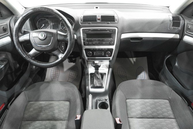 Skoda Octavia II (A5) Рестайлинг с пробегом 2011 года, цена 939 000 рублей, 346000 км, лифтбек, Автокод Объявления