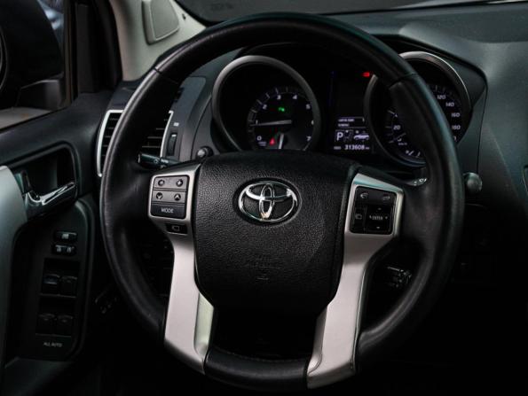 Toyota Land Cruiser Prado 150 Series Рестайлинг 1 с пробегом 2013 года, цена 2 802 000 рублей, 313607 км, внедорожник, Автокод Объявления