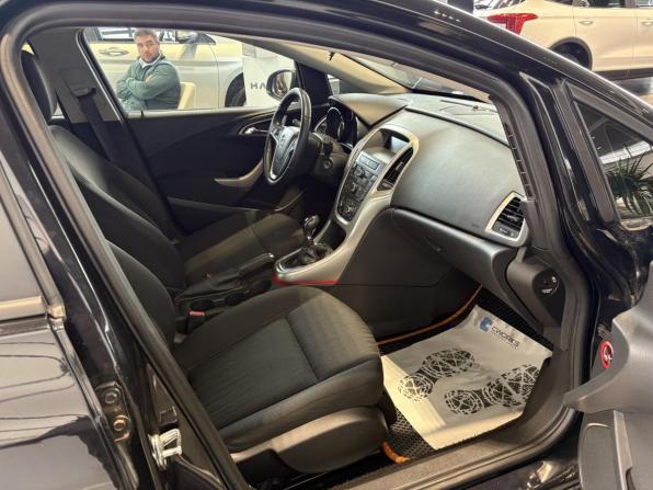 Opel Astra J с пробегом 2011 года, цена 666 000 рублей, 158622 км, хэтчбек, Автокод Объявления