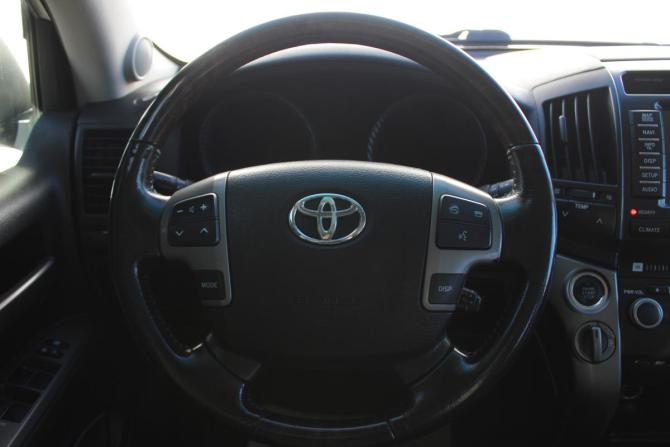 Toyota Land Cruiser 200 Series с пробегом 2011 года, цена 2 590 000 рублей, 273000 км, внедорожник, Автокод Объявления