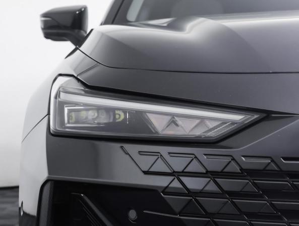 Changan UNI-V I с пробегом 2023 года, цена 2 190 000 рублей, 44686 км, лифтбек, Автокод Объявления