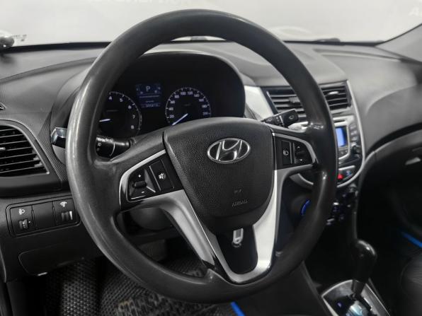 Hyundai Solaris I с пробегом 2013 года, цена 700 000 рублей, 395412 км, седан, Автокод Объявления