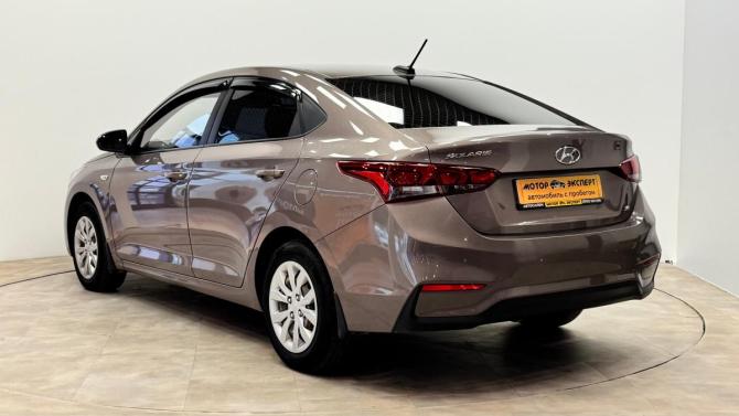 Hyundai Solaris II с пробегом 2017 года, цена 1 115 000 рублей, 121433 км, седан, Автокод Объявления